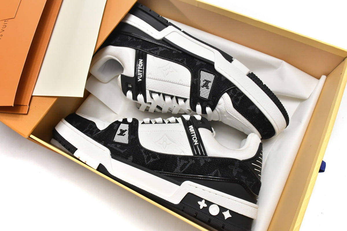 Tênis Louis Vuitton Trainer White Black