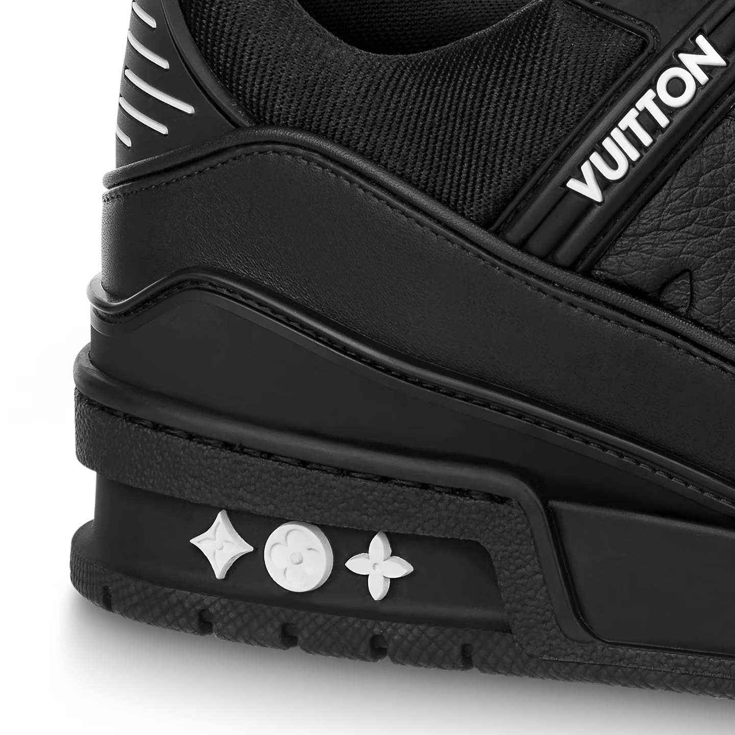 Tênis Louis Vuitton Trainer Black Embossed Monogram
