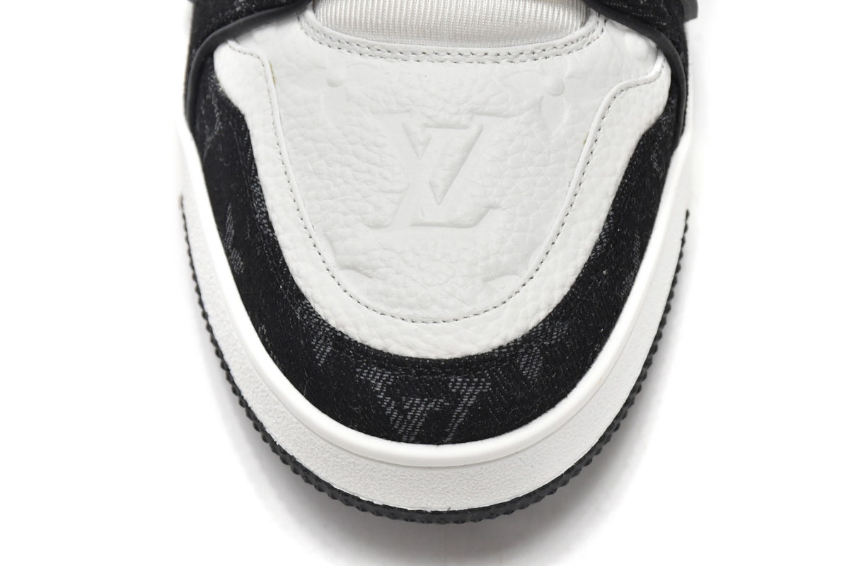 Tênis Louis Vuitton Trainer White Black